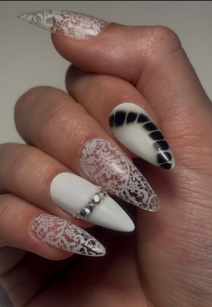 WHITE LACE🤍